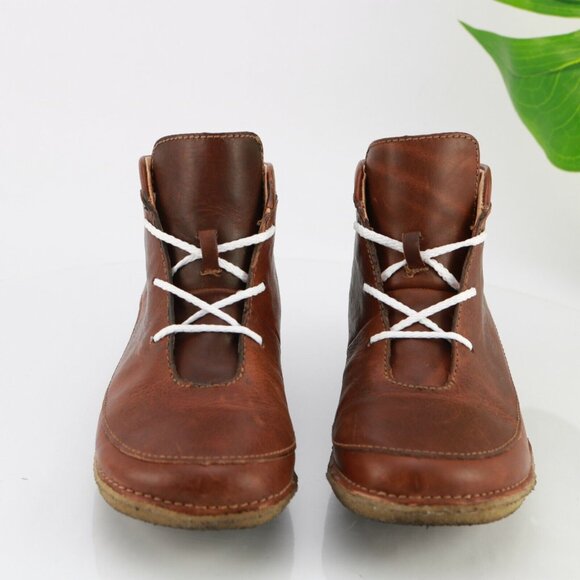 Duluth Womens Andina Boot Size 8.5 Brown Leather Lace Up Comfy Crepe Sole Bootie - Picture 3 of 11